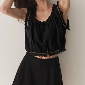 Doen Black Traveler Sleeveless Blouse